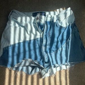 Hollister High Rise Multi Denim Shorts:) Size 3!